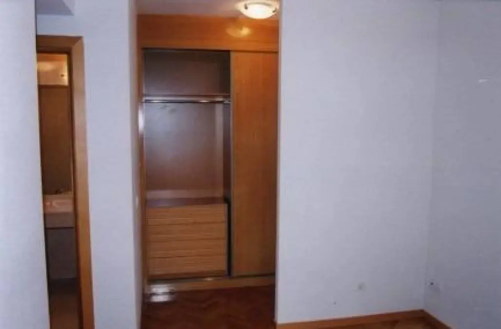 Piso de 130 m2 en alquiler en Majadahonda, Valle de la Oliva - 2.000 €/mes