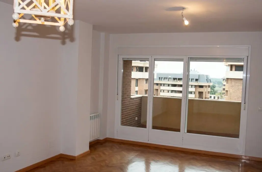Piso de 130 m2 en alquiler en Majadahonda, Valle de la Oliva - 2.000 €/mes